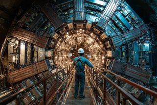 Temná hmota není sci-fi zkratka. Proč vědci stále loví neviditelné částice - Médium.cz